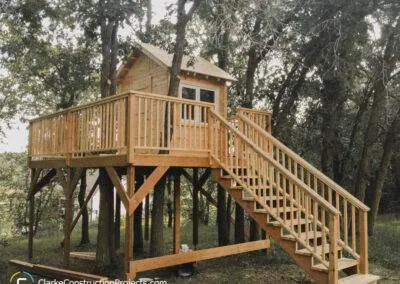 Backyard treehouse built by clarke construction projects