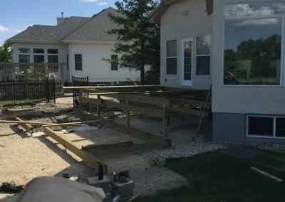 companies in winnipeg who build decks